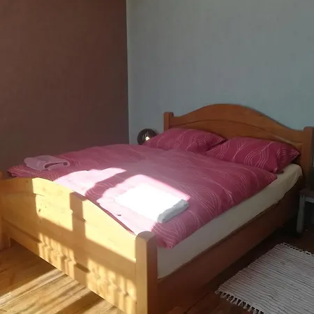 Thunder Roadhouse Bed & Breakfast 3*