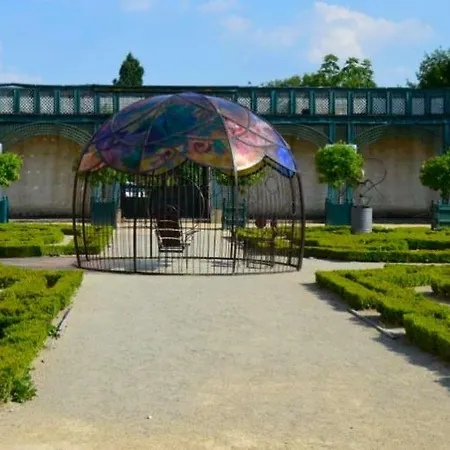 Thunder Roadhouse Bed & Breakfast